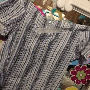 Socialite Xs  off the shoulder chop top